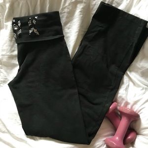 Pink yoga pants 🧘‍♀️